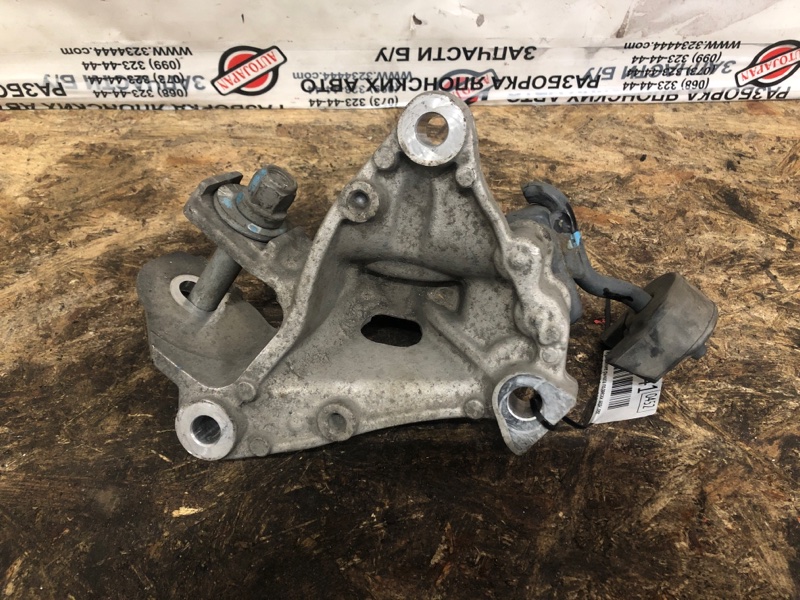 Крепление рычага подвески заднее левое ACURA RL 05-12 Седан 3.5