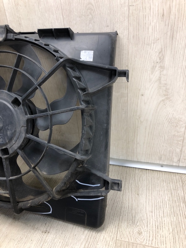 Диффузор вентилятора основного радиатора ELANTRA HD 06-11 2009 HD 2.0 G4GC