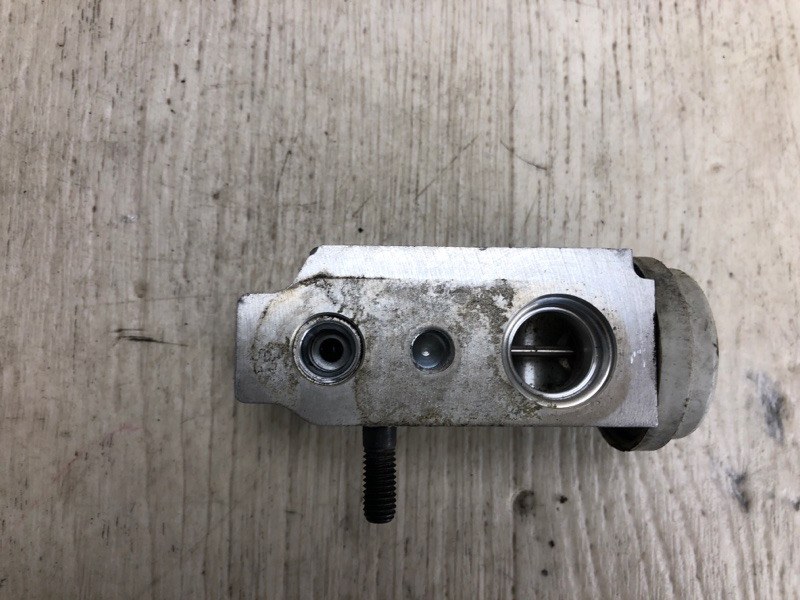 Клапан кондиционера HYUNDAI ELANTRA HD 06-11 2007 HD 2.0 G4GC 97626-2L100 Б/У