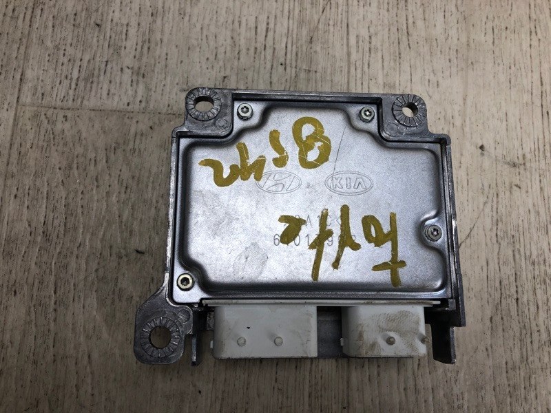 Блок управления AIRBAG FORTE YD 12- 2015 YD 1.8 G4NB Блок управления AIRBAG FORTE YD 12- 2015 YD 1.8 G4NB