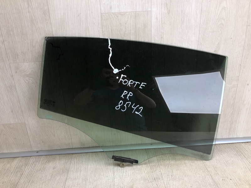 Стекло двери заднее правое KIA FORTE YD 12- 2015 YD 1.8 G4NB 83420-A7020 Б/У