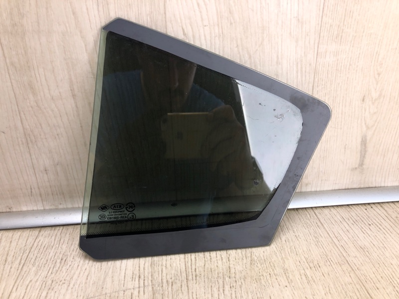 Стекло двери глухое заднее правое FORTE YD 12- 2015 YD 1.8 G4NB