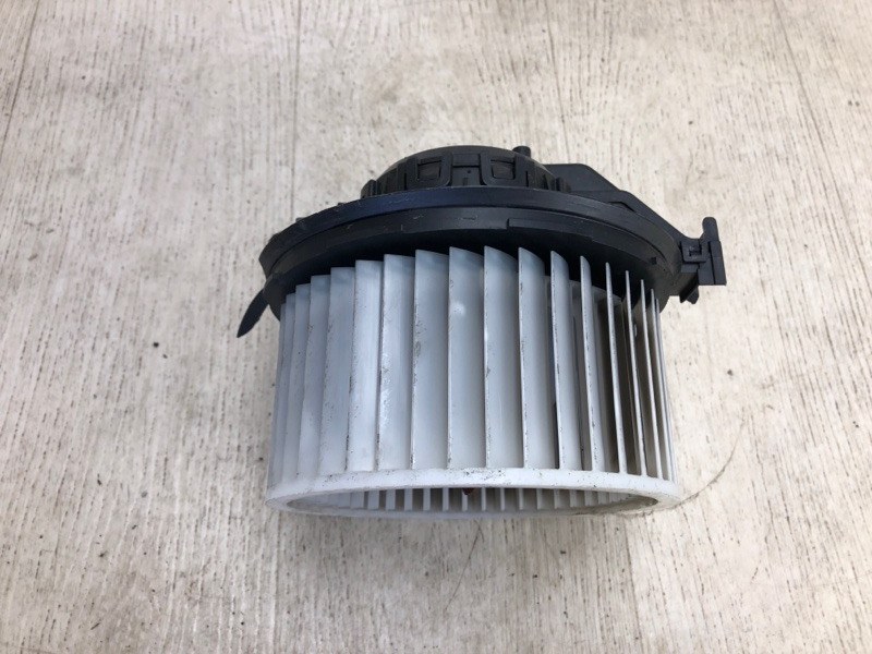 Моторчик печки HYUNDAI SONATA YF 10-14 YF 2.0 G4KH