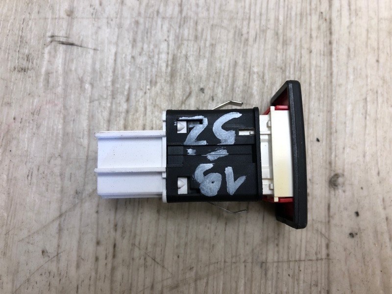 Кнопка аварийной сигнализации VOLKSWAGEN JETTA USA 10-17 2011 162 CBTA 2.5L 5C6 953 509 A Б/У