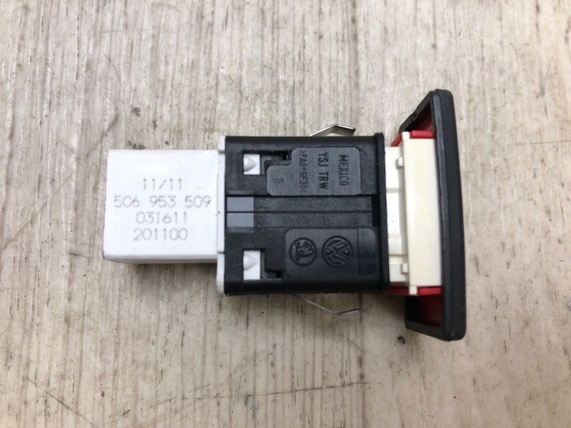 Кнопка аварийной сигнализации JETTA USA 10-17 2011 162 CBTA 2.5L