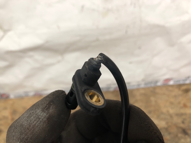 Датчик ABS задний левый SX4 06-13 2008 Седан J20A Датчик ABS задний левый SX4 06-13 2008 Седан J20A