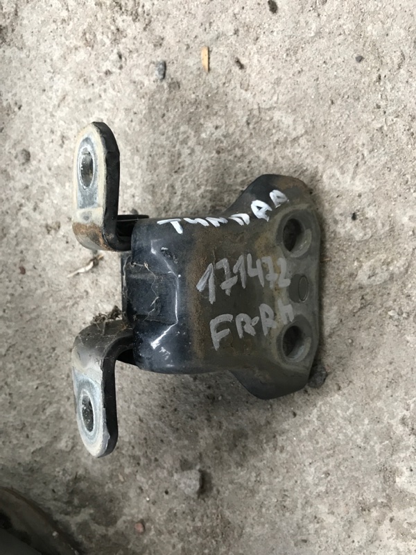 Петля двери нижняя передняя правая TOYOTA TUNDRA 07-13 2009 USK56 5.7 3URFBE 68730-AC010 Б/У