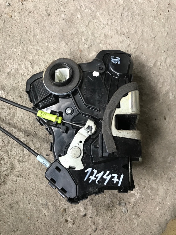 Замок двери передний правый TOYOTA TUNDRA 07-13 2009 USK56 5.7 3URFBE 69030-06200 Б/У