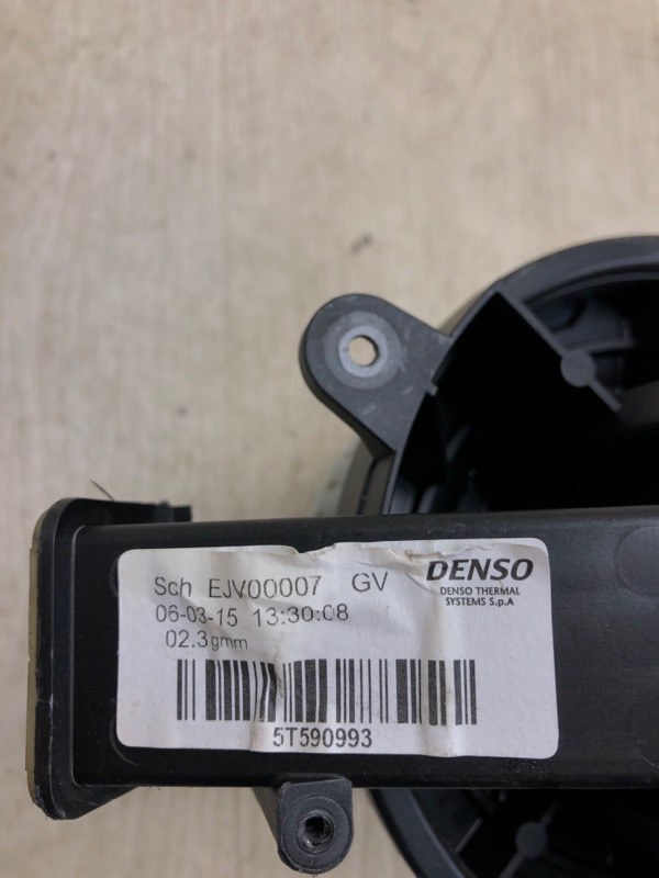 Моторчик печки RENEGADE (BU) 14- 2015 BU 2.4 ED6 Моторчик печки RENEGADE (BU) 14- 2015 BU 2.4 ED6