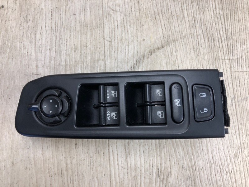 Блок управления стеклоподъемниками передний левый JEEP RENEGADE (BU) 14- 2015 BU 2.4 ED6 6EZ84LXHAA Б/У