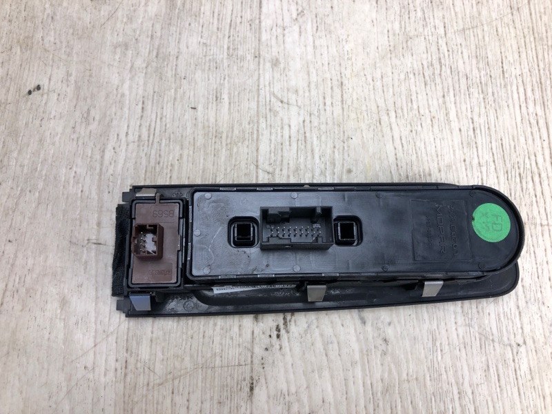 Блок управления стеклоподъемниками передний левый RENEGADE (BU) 14- 2015 BU 2.4 ED6