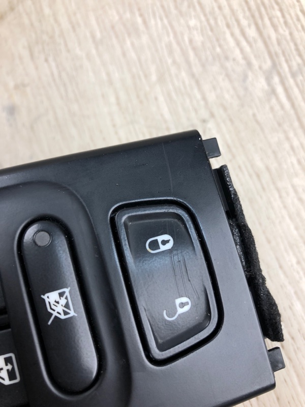 Блок управления стеклоподъемниками передний левый RENEGADE (BU) 14- 2015 BU 2.4 ED6