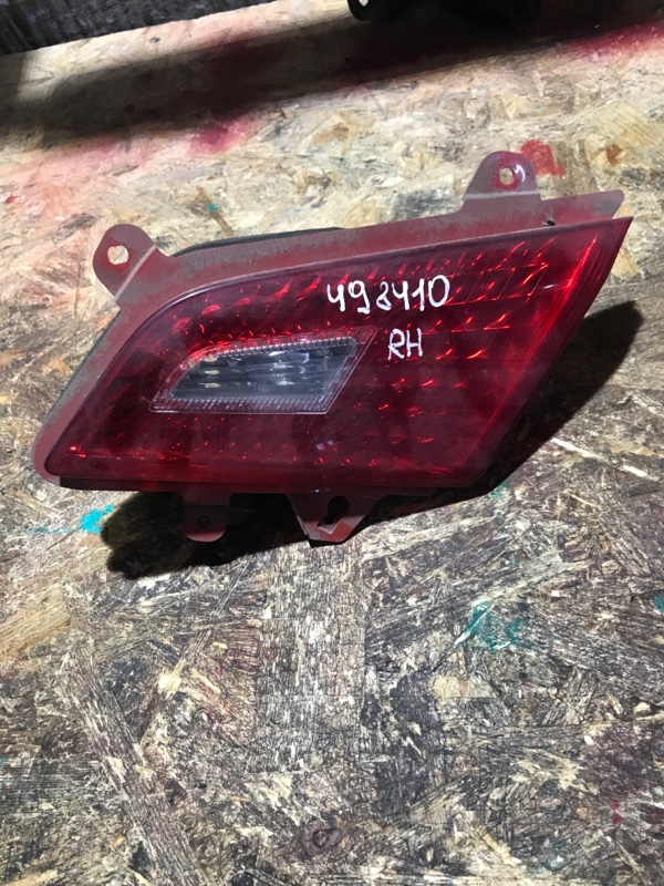 Фонарь внутренний задний правый INFINITI M35/M45 04-10 Б/У