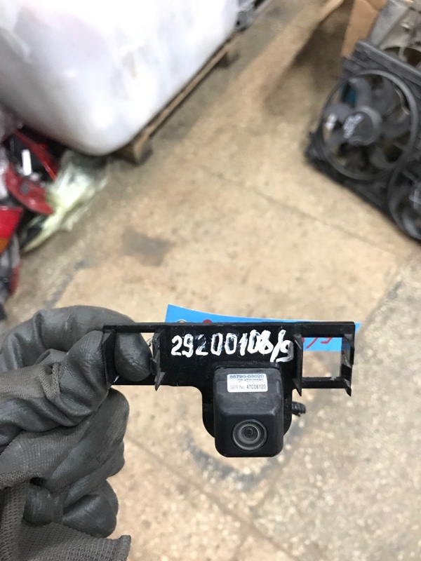 Камера заднего вида TOYOTA SIENNA 11-16 2014 Внедорожник 3.5 86790-08020 Б/У