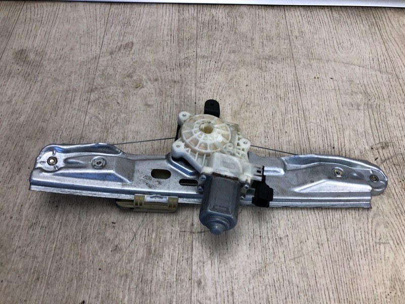 Стеклоподъемник задний левый FORD FOCUS 10-18 2015 CB8 2.0 XQDA CM5Z-5827001-A Б/У