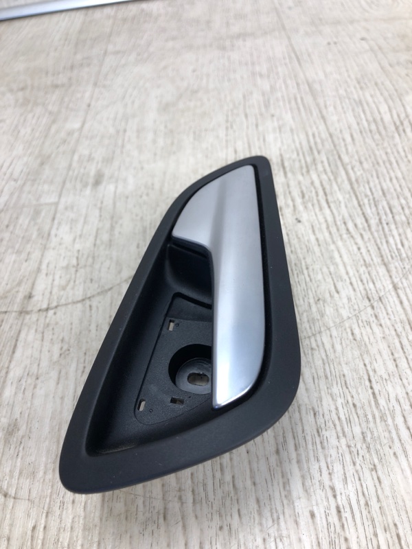 Ручка двери внутренняя задняя правая FOCUS 10-18 2015 CB8 2.0 XQDA Ручка двери внутренняя задняя правая FOCUS 10-18 2015 CB8 2.0 XQDA