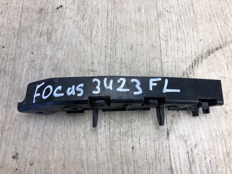 Кронштейн переднего бампера (на крыле) левый FOCUS 10-18 2015 CB8 2.0 XQDA Кронштейн переднего бампера (на крыле) левый FOCUS 10-18 2015 CB8 2.0 XQDA