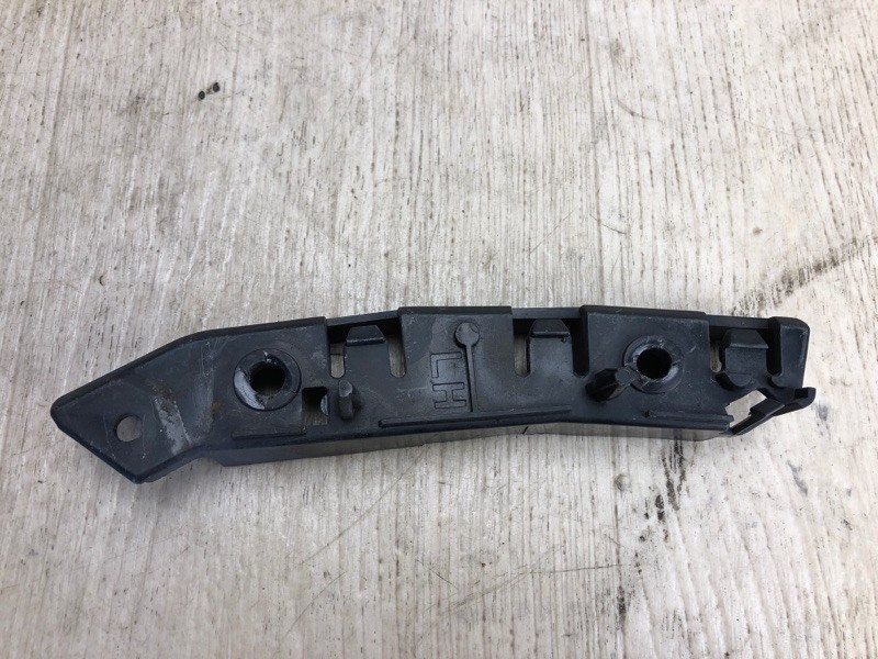 Кронштейн переднего бампера (на крыле) левый FORD FOCUS 10-18 CB8 2.0 XQDA Кронштейн переднего бампера (на крыле) левый FORD FOCUS 10-18 CB8 2.0 XQDA