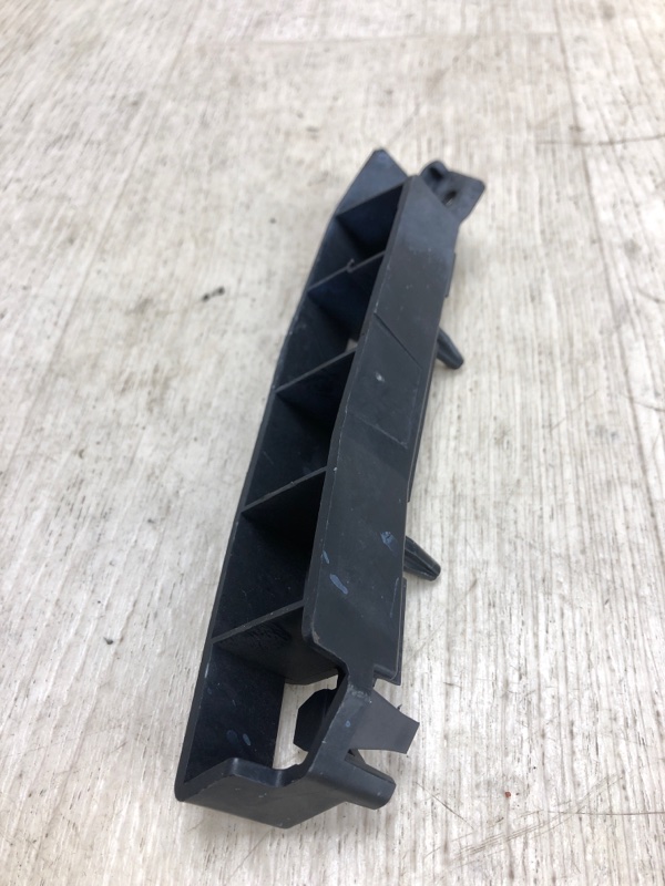 Кронштейн переднего бампера (на крыле) левый FOCUS 10-18 2015 CB8 2.0 XQDA Кронштейн переднего бампера (на крыле) левый FOCUS 10-18 2015 CB8 2.0 XQDA