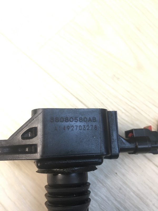 Катушка зажигания JEEP RENEGADE (BU) 14- BU 2.4 ED6 Катушка зажигания JEEP RENEGADE (BU) 14- BU 2.4 ED6