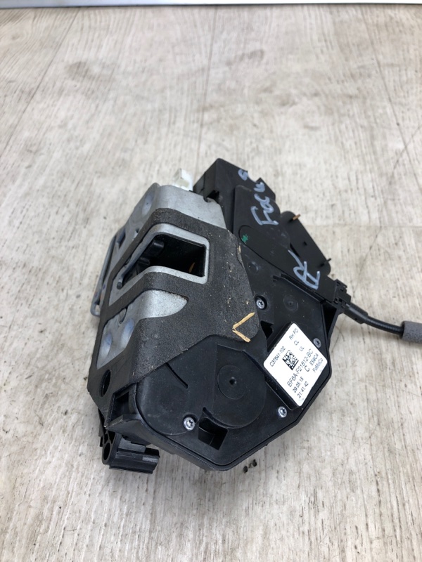Замок двери передний правый FORD FOCUS 10-18 CB8 2.0 XQDA