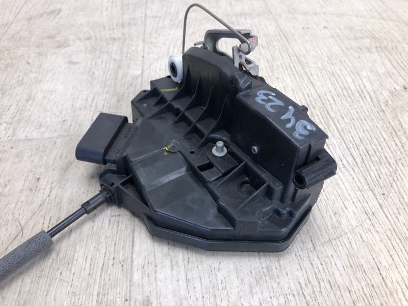 Замок двери передний правый FOCUS 10-18 2015 CB8 2.0 XQDA