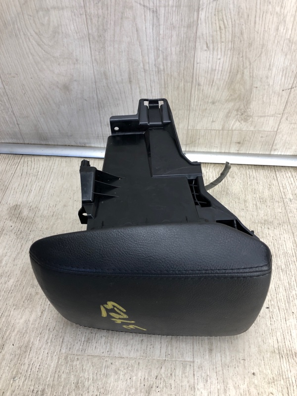 Подлокотник FOCUS 10-18 2015 CB8 2.0 XQDA