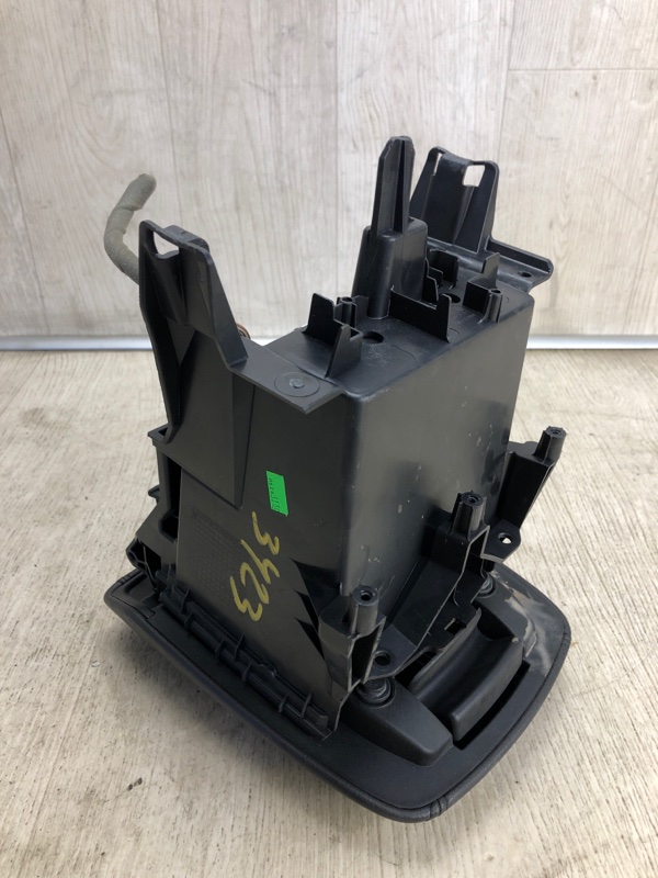 Подлокотник FOCUS 10-18 2015 CB8 2.0 XQDA