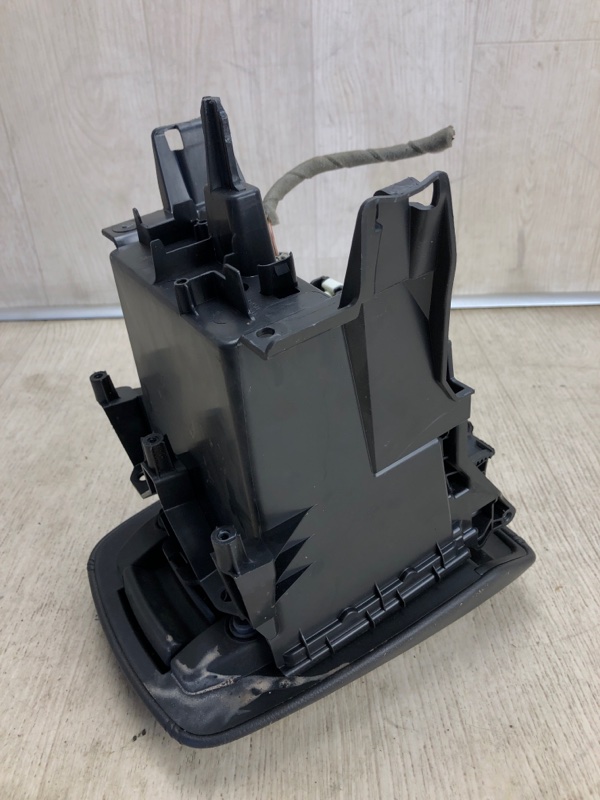 Подлокотник FOCUS 10-18 2015 CB8 2.0 XQDA