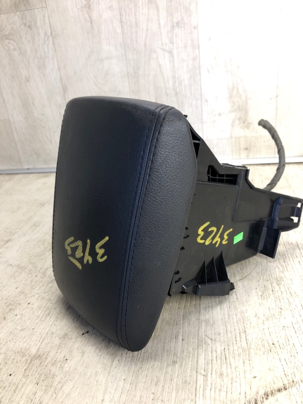 Подлокотник FOCUS 10-18 2015 CB8 2.0 XQDA