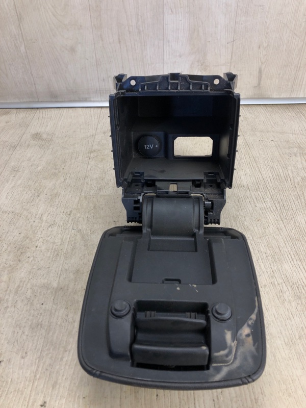 Подлокотник FOCUS 10-18 2015 CB8 2.0 XQDA