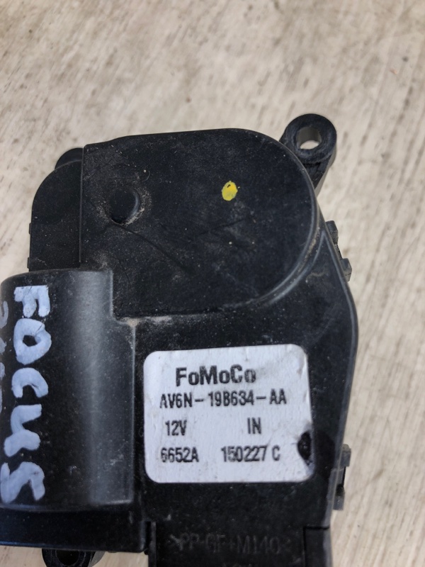 Моторчик заслонки печки FORD FOCUS 10-18 CB8 2.0 XQDA