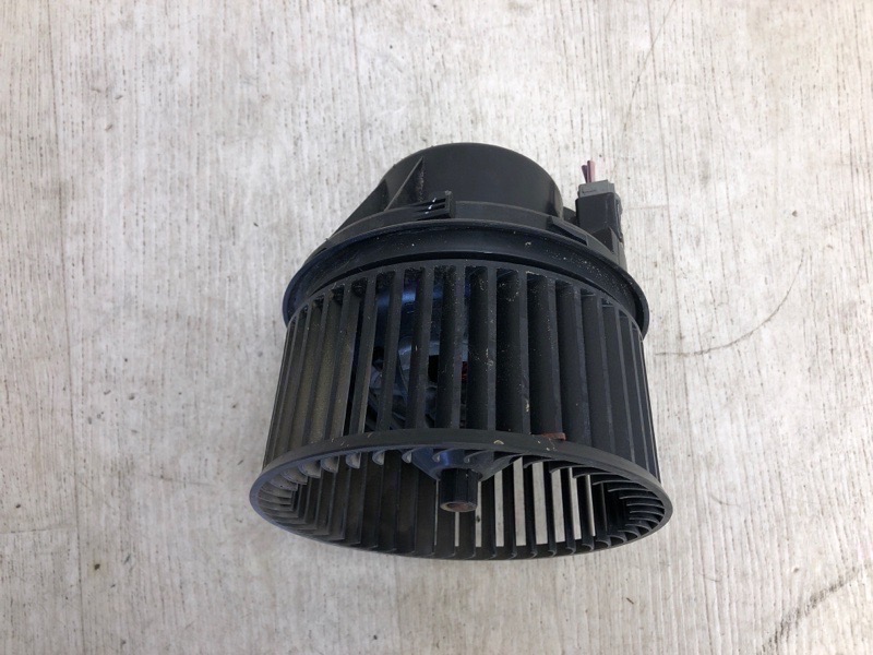 Моторчик печки FORD FOCUS 10-18 BK 2.0 XQDA