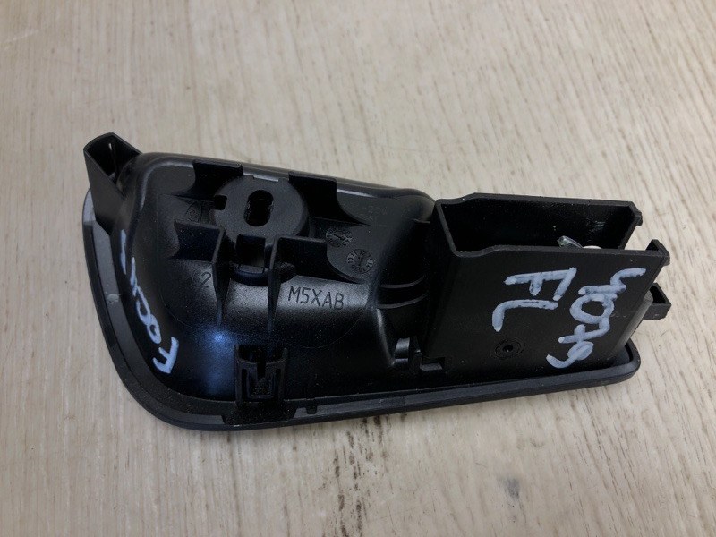 Ручка двери внутренняя передняя левая FOCUS 10-18 2013 BK 2.0 XQDA