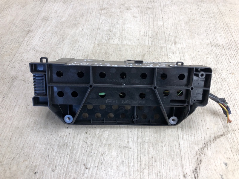 Блок предохранителей салон задний FOCUS 10-18 2013 BK 2.0 XQDA