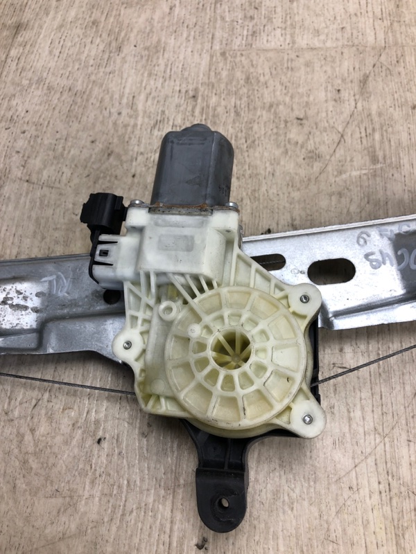 Стеклоподъемник задний левый FOCUS 10-18 2013 BK 2.0 XQDA