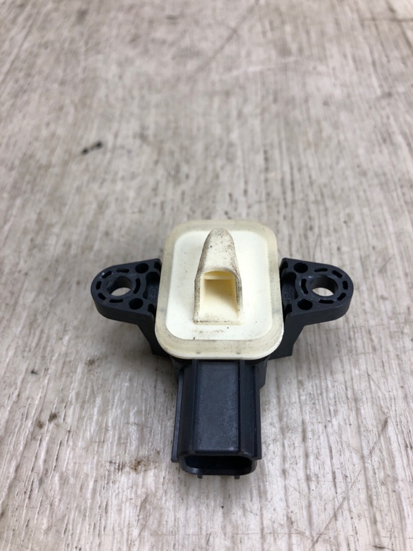 Датчик удара FORD FOCUS 10-18 BK 2.0 XQDA