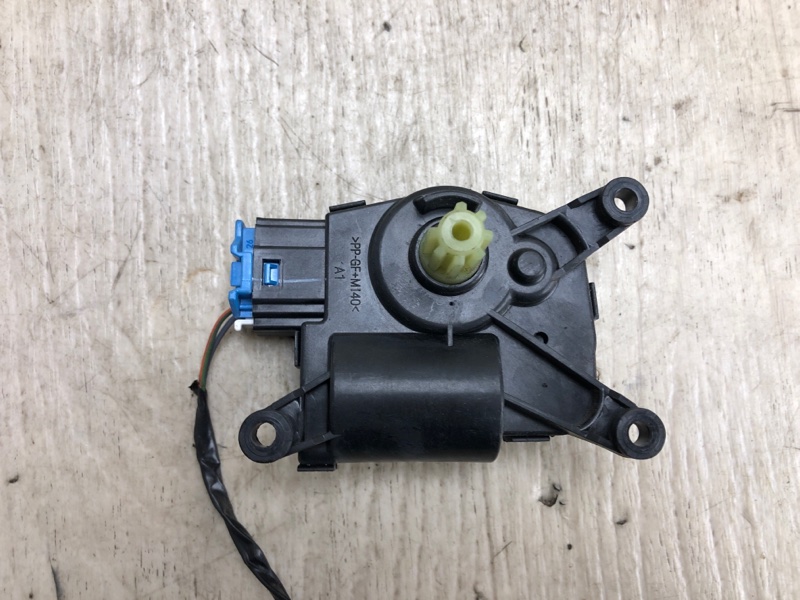 Моторчик заслонки печки FORD FOCUS 10-18 2013 BK 2.0 XQDA AV6N-19B634-AA Б/У