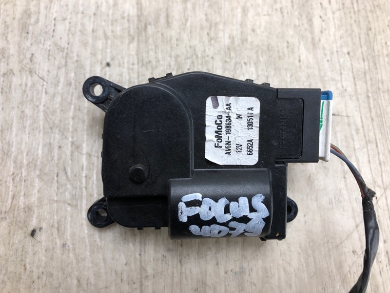 Моторчик заслонки печки FOCUS 10-18 2013 BK 2.0 XQDA