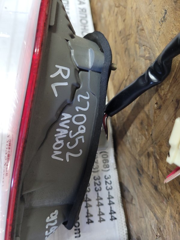 Фонарь внутренний задний левый AVALON 05-12 2007 Седан 3.5 2GR-FE