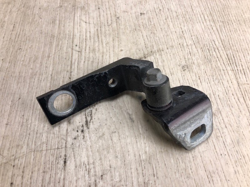 Петля двери верхняя задняя правая FOCUS 10-18 2015 CB8 2.0 XQDA