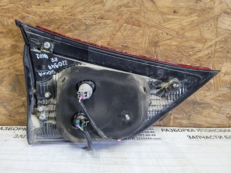 Фонарь внутренний задний правый SIENNA 11-16 2015 Минивэн 3.5 2GR-FE