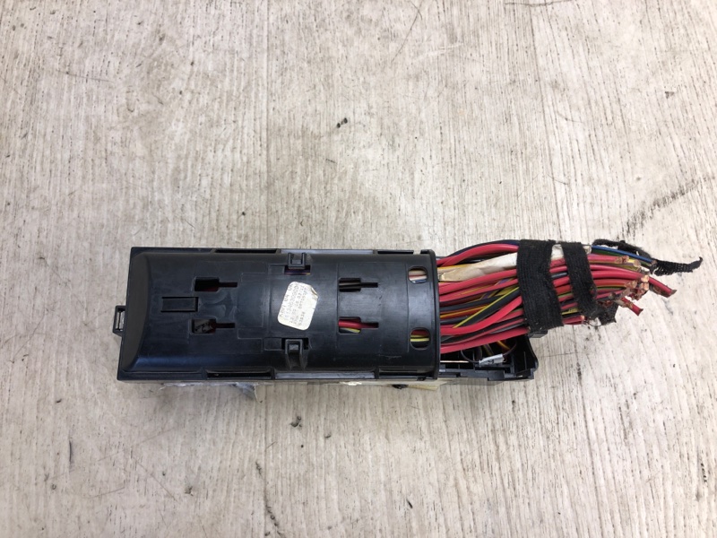 Блок предохранителей моторный отсек VOLKSWAGEN JETTA USA 10-17 162 CBTA 2.5L