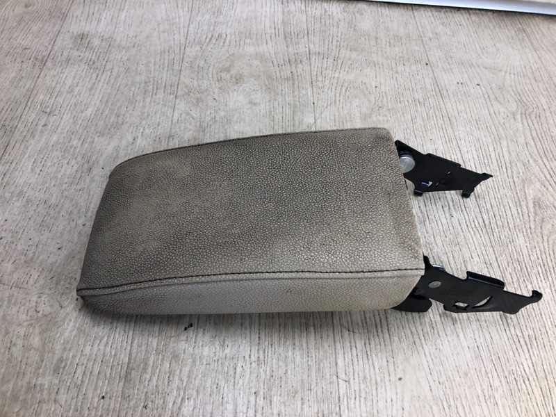 Подлокотник JETTA USA 10-17 2011 162 CBTA 2.5L