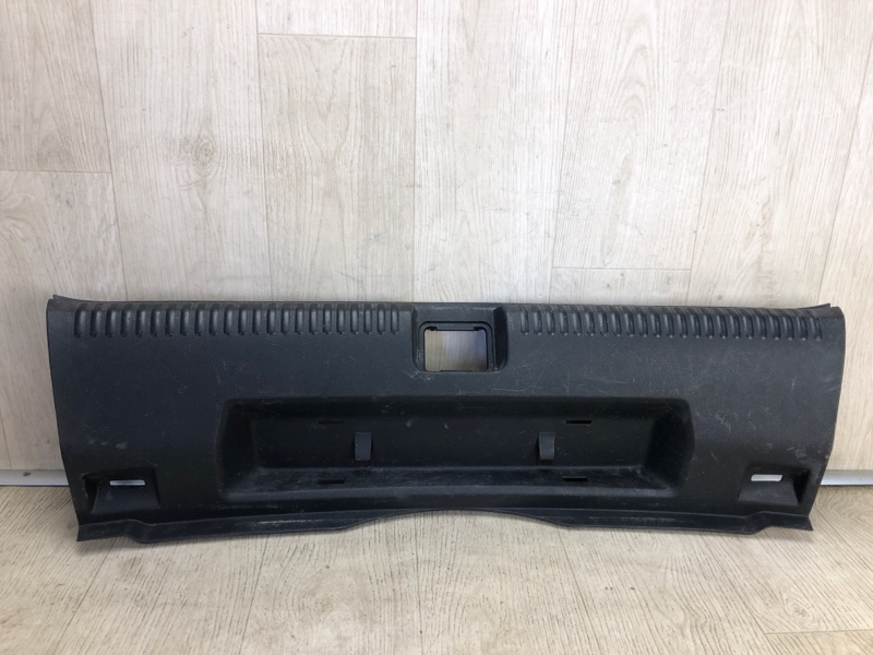 Накладка панели багажника внутренняя VOLKSWAGEN JETTA USA 10-17 2011 162 CBTA 2.5L 5C6 863 459 Б/У