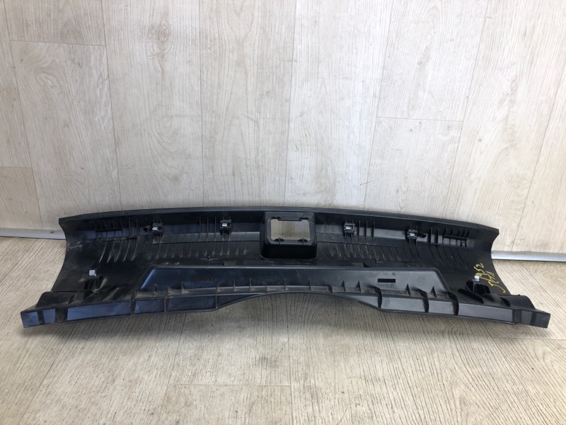 Накладка панели багажника внутренняя VOLKSWAGEN JETTA USA 10-17 162 CBTA 2.5L