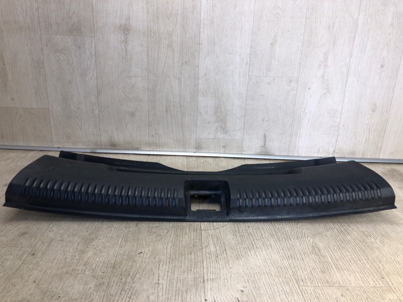 Накладка панели багажника внутренняя JETTA USA 10-17 2011 162 CBTA 2.5L
