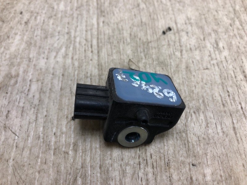 Датчик удара передний левый MDX (YD2) 06-13 YD2