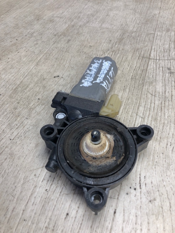 Моторчик стеклоподъемника задний правый SONATA YF 10-14 2012 YF 2.4 G4KK