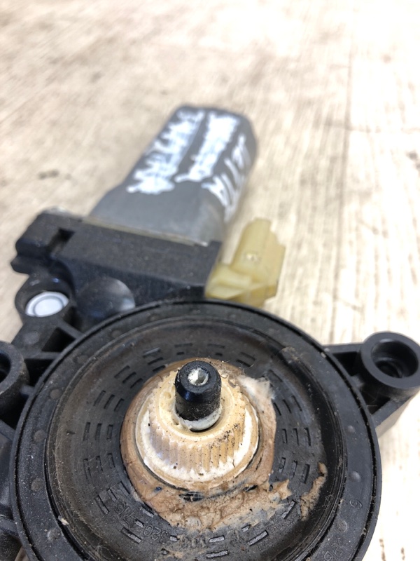 Моторчик стеклоподъемника задний правый SONATA YF 10-14 2012 YF 2.4 G4KK